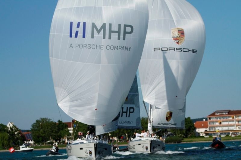 MHP - A Porsche Company-Foto von: Match Race Germany