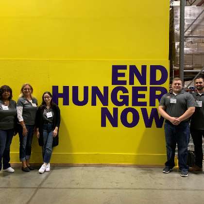 Giant Eagle photo of: Our Retail Recruiting Team volunteering at the local food bank